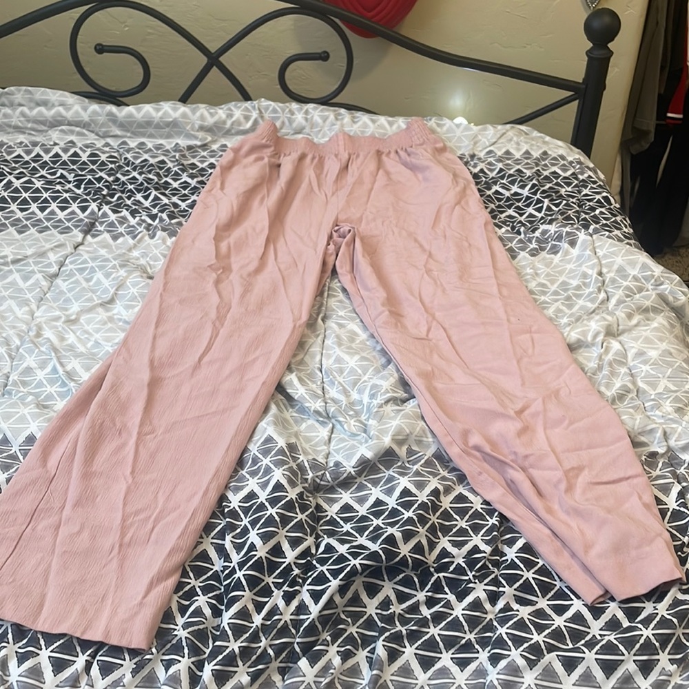 Pink loose pants
